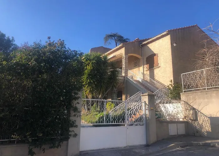 Une Terrasse A L\'Estaque + Stationnement